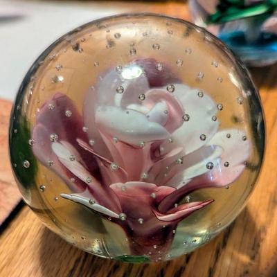 Stunning glass paperweight