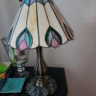 STAINED GLASS ACCENT LAMPS