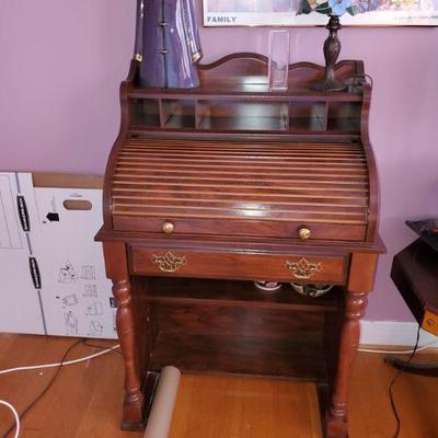 CHILDS WALNUT ROLLTOP DESK