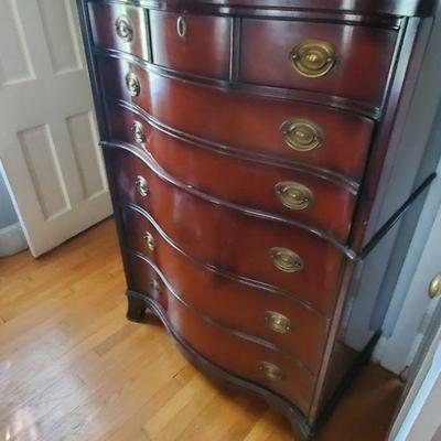 WHITE FURNITURE CO. MAHOGANY CHEST OF DRAWERS, SOLID BRASS HARDWARE