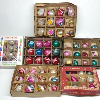 (74) Vintage Stencil Glass Christmas Ornaments