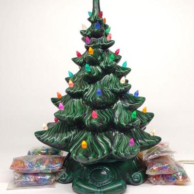 Vintage Atlantic Mold 17" Musical Christmas Tree