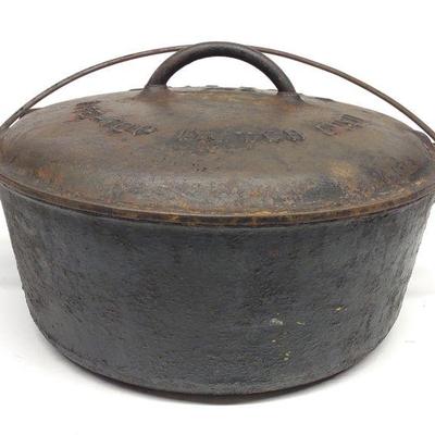 Griswold #9 Cast Iron Dutch Oven w/ Lid (LBL)