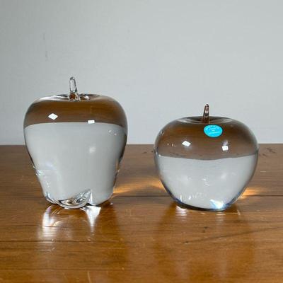 (2PC) STEUBEN / TIFFANY & CO. APPLE PAPER WEIGHTS | Two apple-form paperweights, both marked and in great condition. - l. 3-1/2 x h....