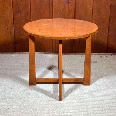 ROUND WOODEN SIDE TABLE | Round wooden side table, marked on the bottom. - l. 22 x w. 22 x h. 20 in

