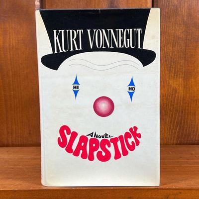 FIRST DELACORTE PRINTING OF SLAPSTICK BY KURT VONNEGUT | Hardcover book with dusk jacket. - l. 6 x h. 8-1/2 in

