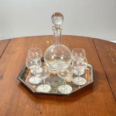DECANTER & WINE GLASS SET | Six wine glasses and decanter set along with an octagonal silver-plated tray marked WALLACE. - l. 11 x h....