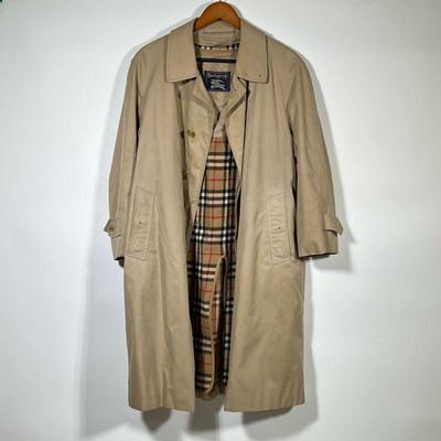 BURBERRY WOMENS TRENCH COAT | Women’s Burberry trench coat with wool lining. - h. 42 in

