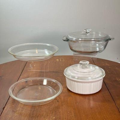 MISC PYREX, ANCHOR & CORNING OVEN WARE | Including two casserole / serving dishes and two pie dishes.

