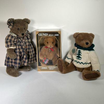 (3PC) BOYD & GUND BEARS | Including two collectible Boyd bears, one with tag; and a GUND 1989 collector's bear in original box....