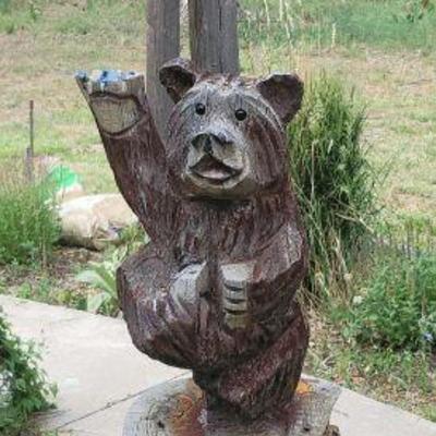 Bearing a welcoming hello!