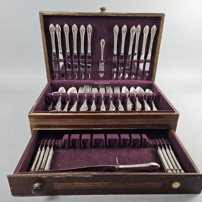 Lot 212 | Vtg Rogers Bros Flatware De Luxe Box
