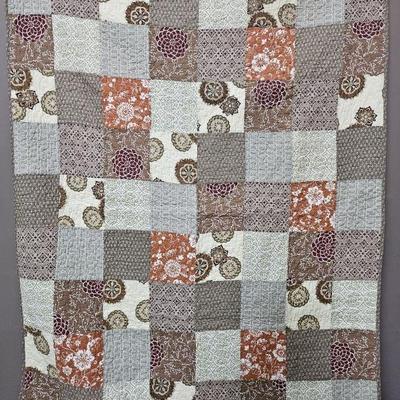 Lot 460 | Vintage 50×61" Quilt
