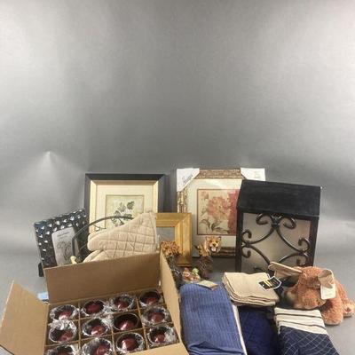 Lot 79 | Contents On Table
