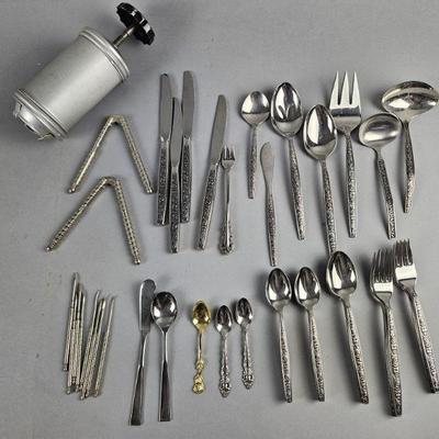 Lot 244 | Vintage Oneida, International Flatware & More!
