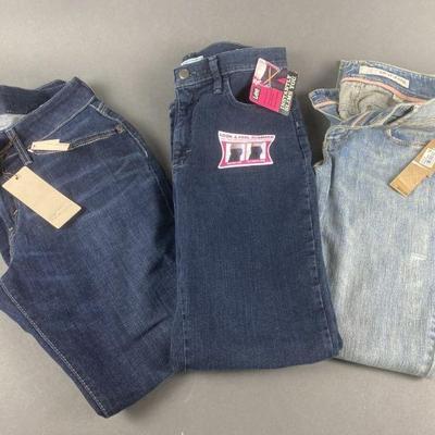 Lot 32 | New Levi's, DKNY Jeans & More
