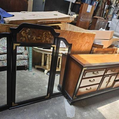 Lot 211 | Vintage Chinoiserie Asian Dresser w Mirror
