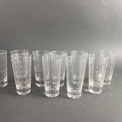Lot 40 | 10 Etched Shooter Glasses
