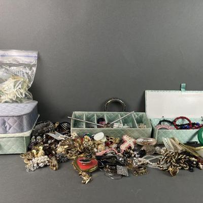 Lot 147 | Costume Jewelry Lot
