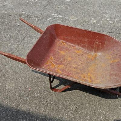 Lot 559 | Vintage True Temper Wheel Barrel
