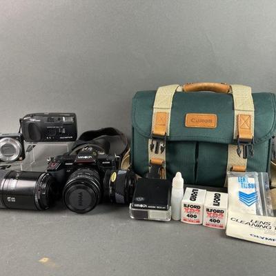 Lot 308 | 3 Cameras & Accessories Minolta 5000 Maxxum
