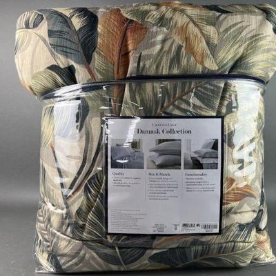 Lot 262 | Large Cotton Quilt, 2 Pillow Shams & Dust Cover
