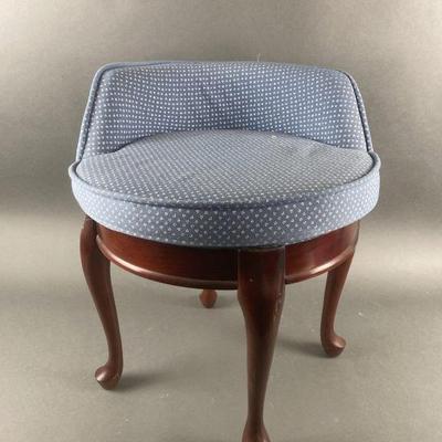 Lot 172 | Vintage Swivel Vanity Chair
