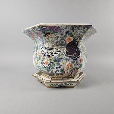 Lot 137 | Vintage Enameled Porcelain Chinese Planter
