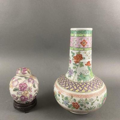 Lot 136 | Chinese Porcelain Vase & Ginger Jar
