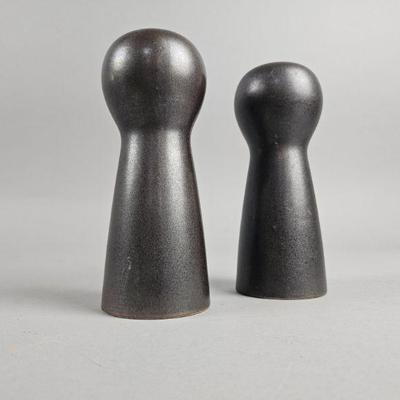 Lot 359 | Vtg Victor Carranza Mikasa Gunmetal Vase Pair
