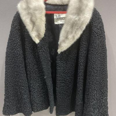Lot 256 | Vintage Lamb Coat With Fur Collar

