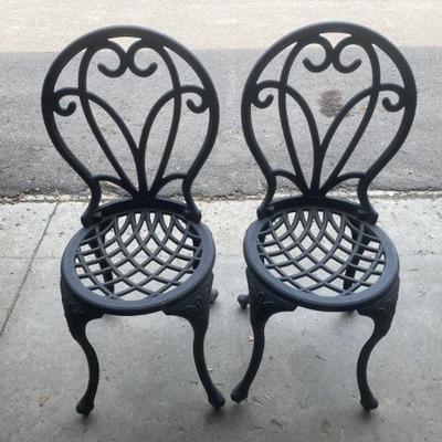 Lot 423 | 2 Garden Outdoor Patio Chairs
