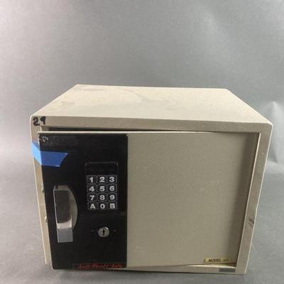 Lot 560 | Small Digital Safe

