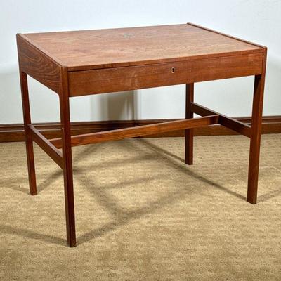 MID-CENTURY DRAFTING TABLE | l. 36 x w. 25 x h. 30 in.

