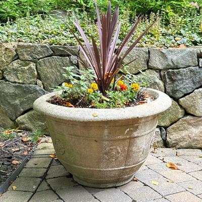 MONUMENTAL CONCRETE PLANTER | h. 19 x dia. 30 in

