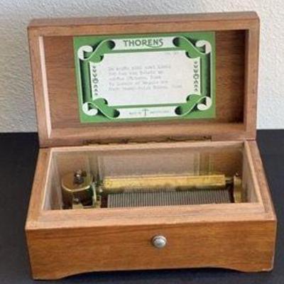 Vintage Music Box Made in Switzerland * Works! * Thorens No. 30
