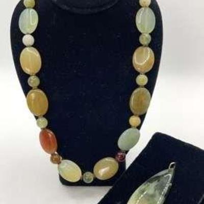 16” Semi-Precious Stone Necklace * 2 1/2” Stone Pendant

