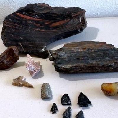Triple Flow Mohagany Obsidian, Petrified Wood, Agates, Jasper, Reproduction Arrowheads, Crystals
