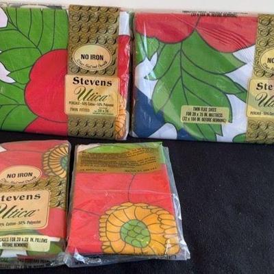 New Vintage Twin Sheet Set * Fitted, Flat & 3 Pillow Cases
