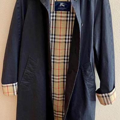 Authentic Burberry Ladies Black Plaid Lined Rain Coat Size 6 