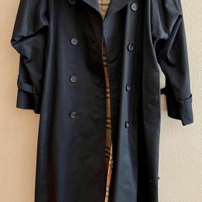 Authentic Burberry Men's Black Overcoat With Plaid Lining Size Medium 