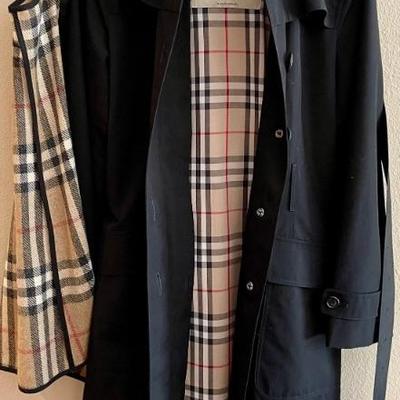 Vintage Authentic Burberry Rain Coat Ladies Size 6 With Additional Liner 