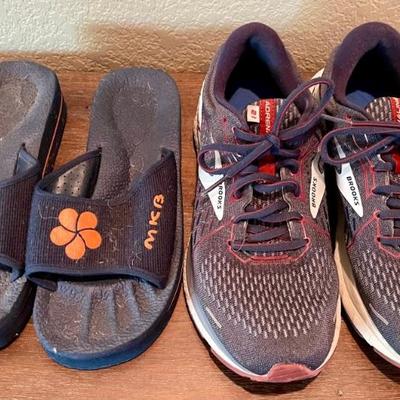 Brooks Adrenaline GTS 21 Mens Size 9 Shoes & Nike Victori One NN Men's Slides Size 6