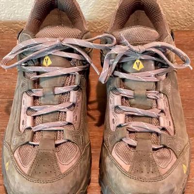 Vasque Goretex Men's Vibram Olive Green Hiking Boots - Size 9 