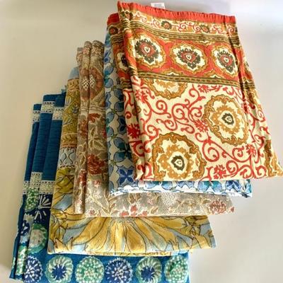 Natural Habitat table clothes, 5 x 7’