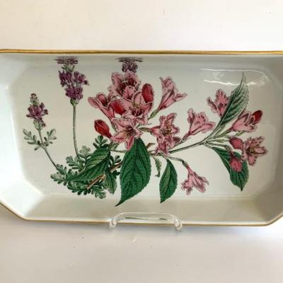Spode dish, 8 x 14”