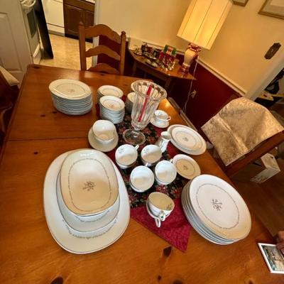 Noritake Mayfair China Set very large sesrvice for 10 with extras serve bowls, platters, cream and sugar