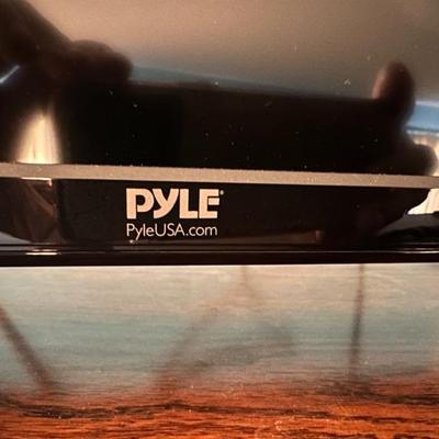 Pyle 32" TV PTVLED32 