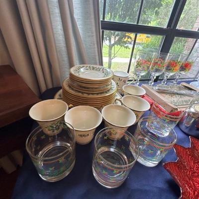 Lenox Christmas Dishes 