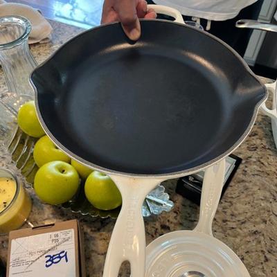 le creuset cookware and bakeware in white